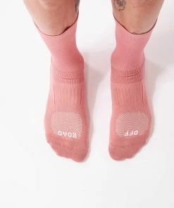 Fingerscrossed Socks - Off-Road - Dusty Pink On Bike