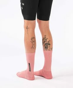 Fingerscrossed Socks - Off-Road - Dusty Pink On Bike