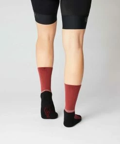 Fingerscrossed Merino Socks - Burgundy