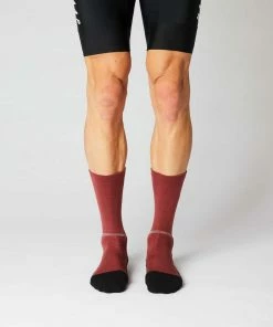 Fingerscrossed Merino Socks - Burgundy