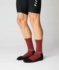 Fingerscrossed Merino Socks - Burgundy