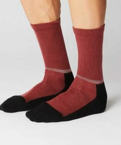 Fingerscrossed Merino Socks - Burgundy