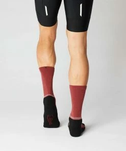 Fingerscrossed Merino Socks - Burgundy