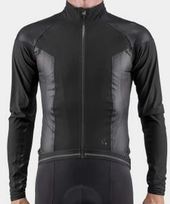Isadore - Medio Jacket On Bike