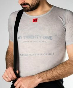 TwentyOne Factory Midweight Merino Mesh Base Layer - Men On Bike
